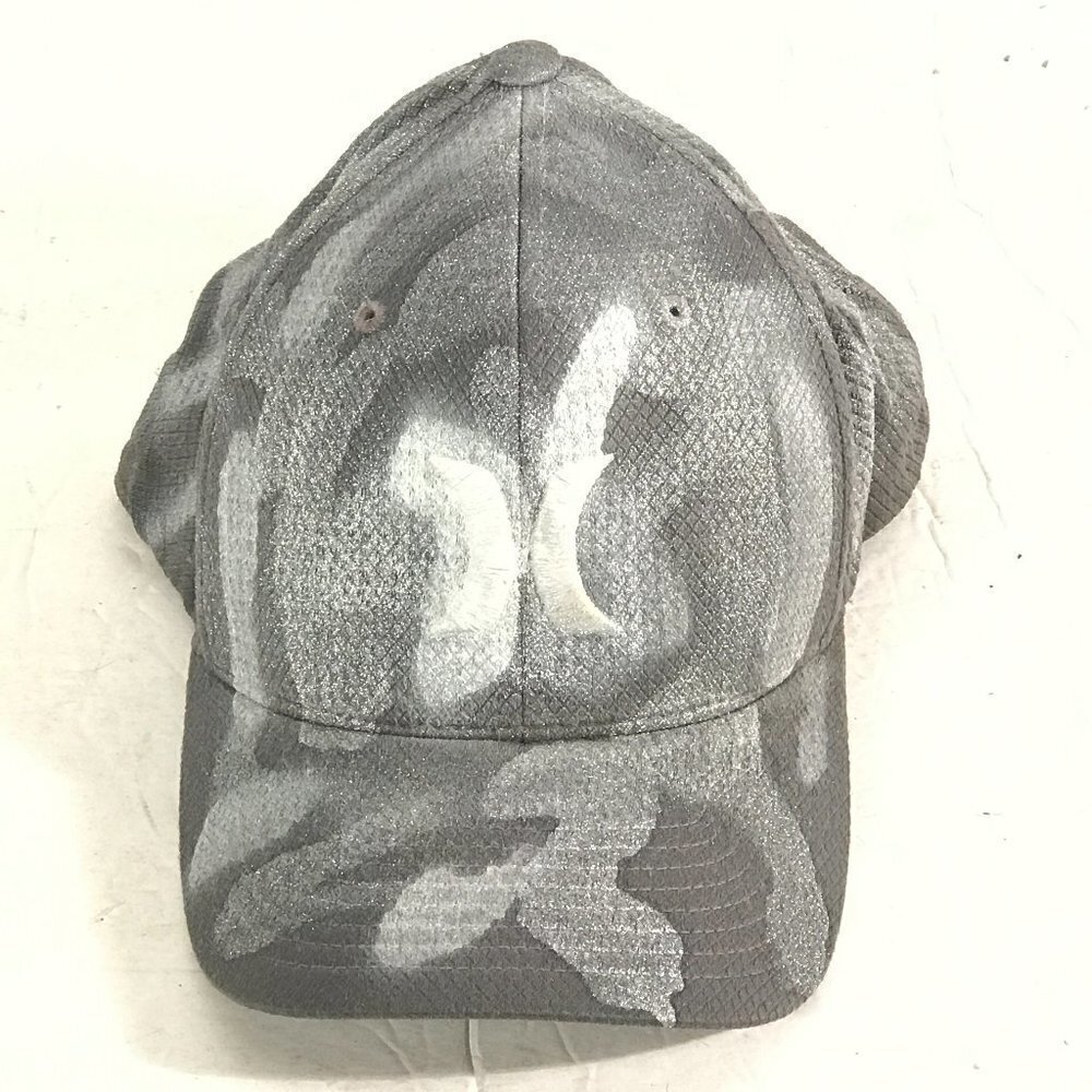 Hurley Flexfit Silver Graffiti  Spray Paint Surf Skate Cap Hat
